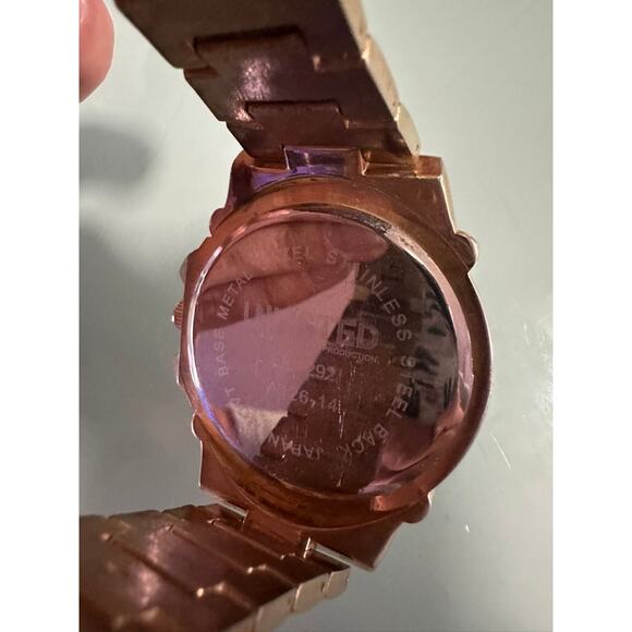 Men's UNLISTED by Kenneth Cole Gold-Tone Watch with Black Dial - Picture 7 of 10